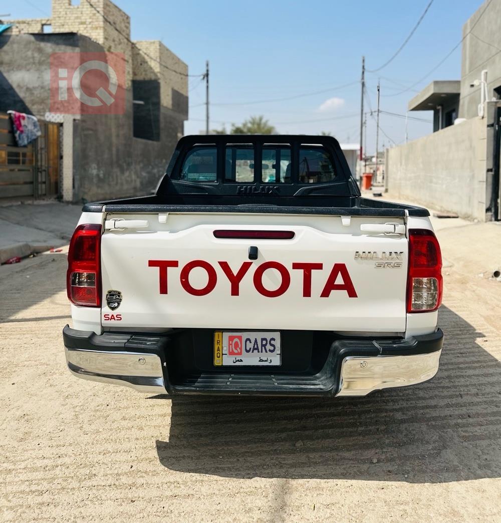 تويوتا هايلوكس